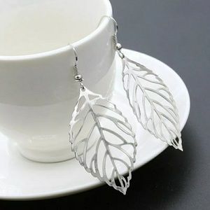 Leaf earrings